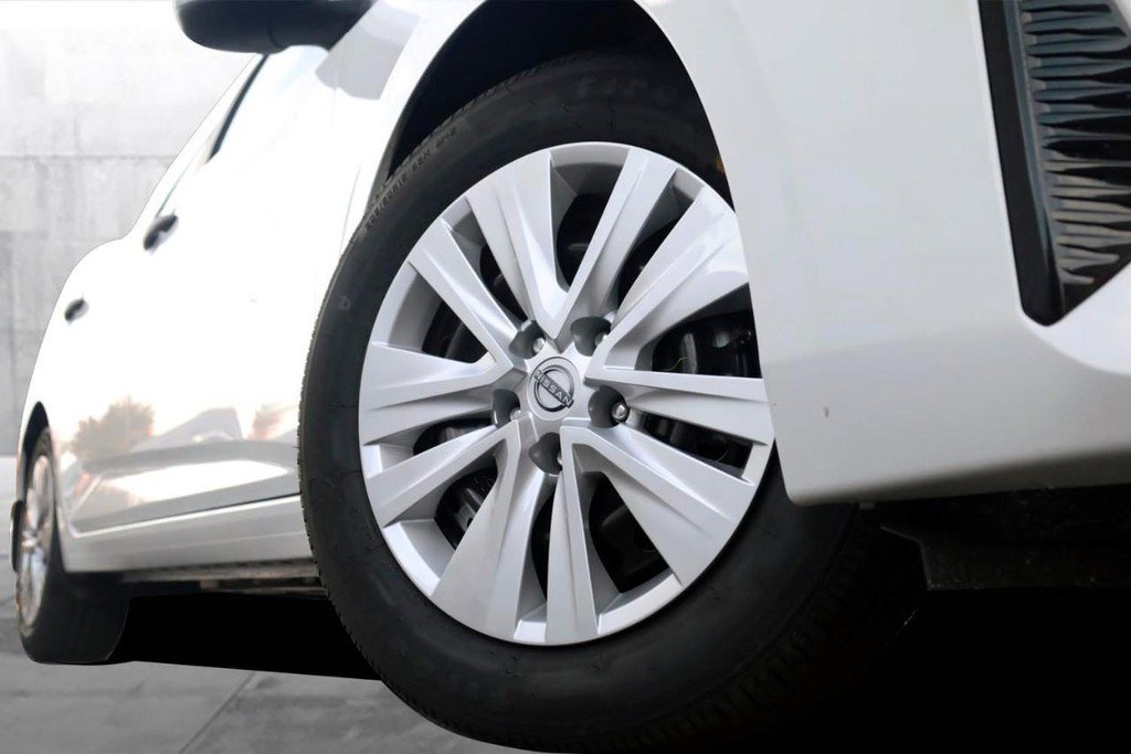 New 2025 Nissan Sentra S image 3