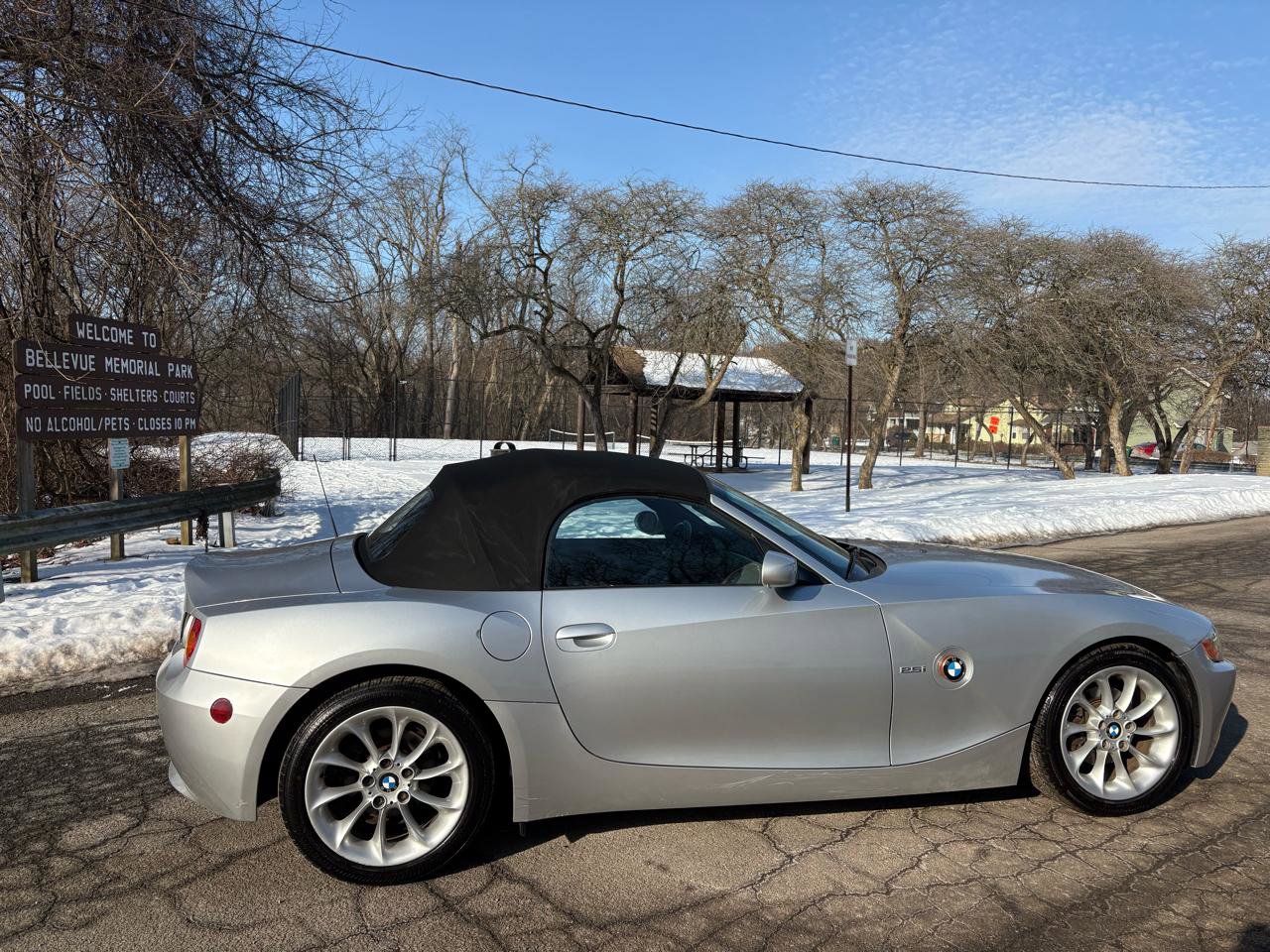 Used 2004 BMW Z4 2.5i image 9