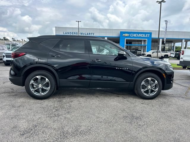 New 2026 Chevrolet Blazer LT w/ Sound & Technology Package FWD image 2