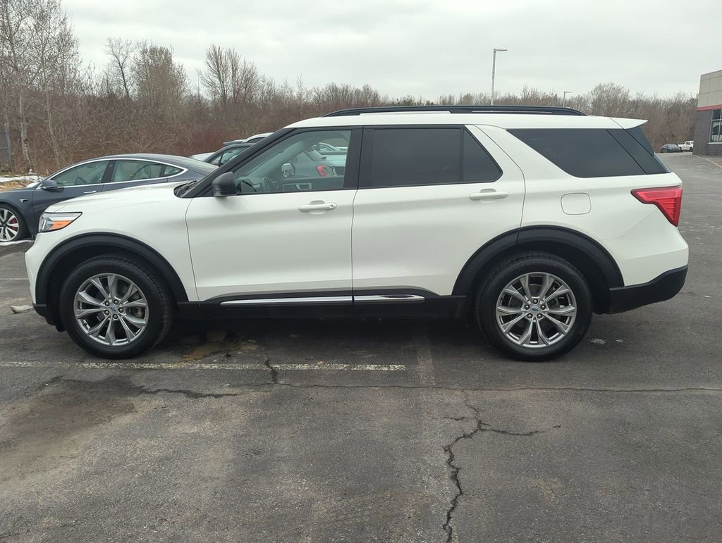 Used 2023 Ford Explorer XLT w/ Equipment Group 202A image 5