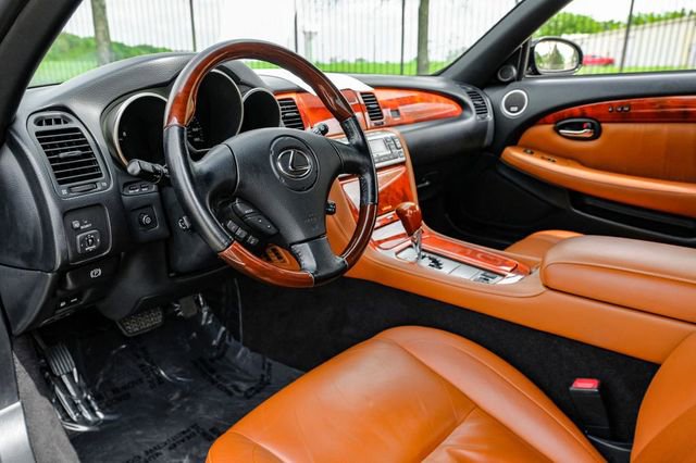 Used 2007 Lexus SC 430 Convertible image 4