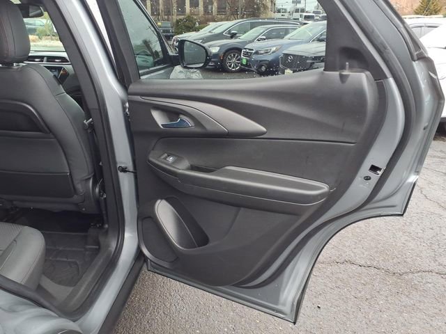 Used 2023 Chevrolet TrailBlazer RS w/ Sun and Liftgate Package image 11