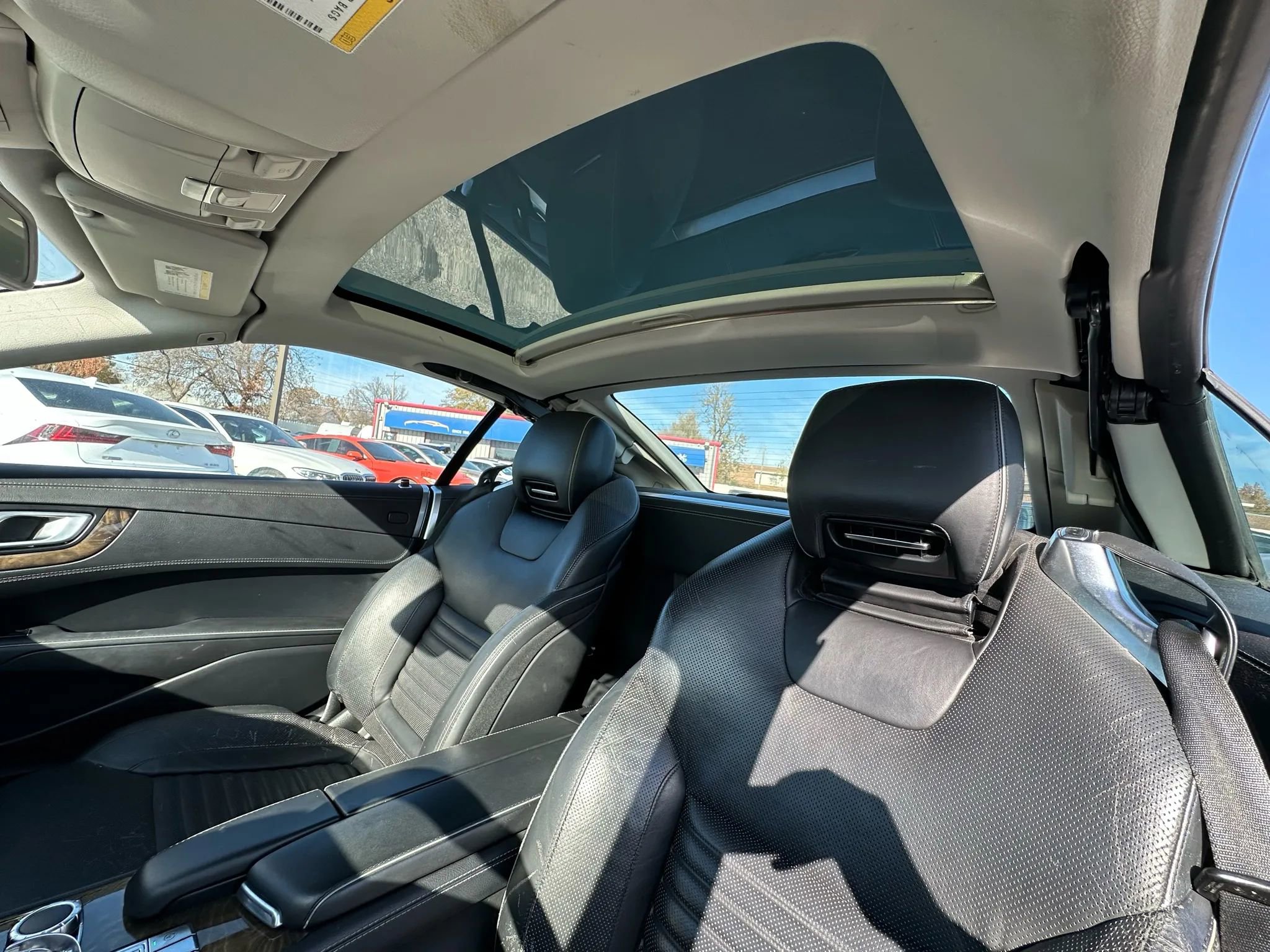 Used 2015 Mercedes-Benz SL 550 w/ Driver Assistance Package image 27