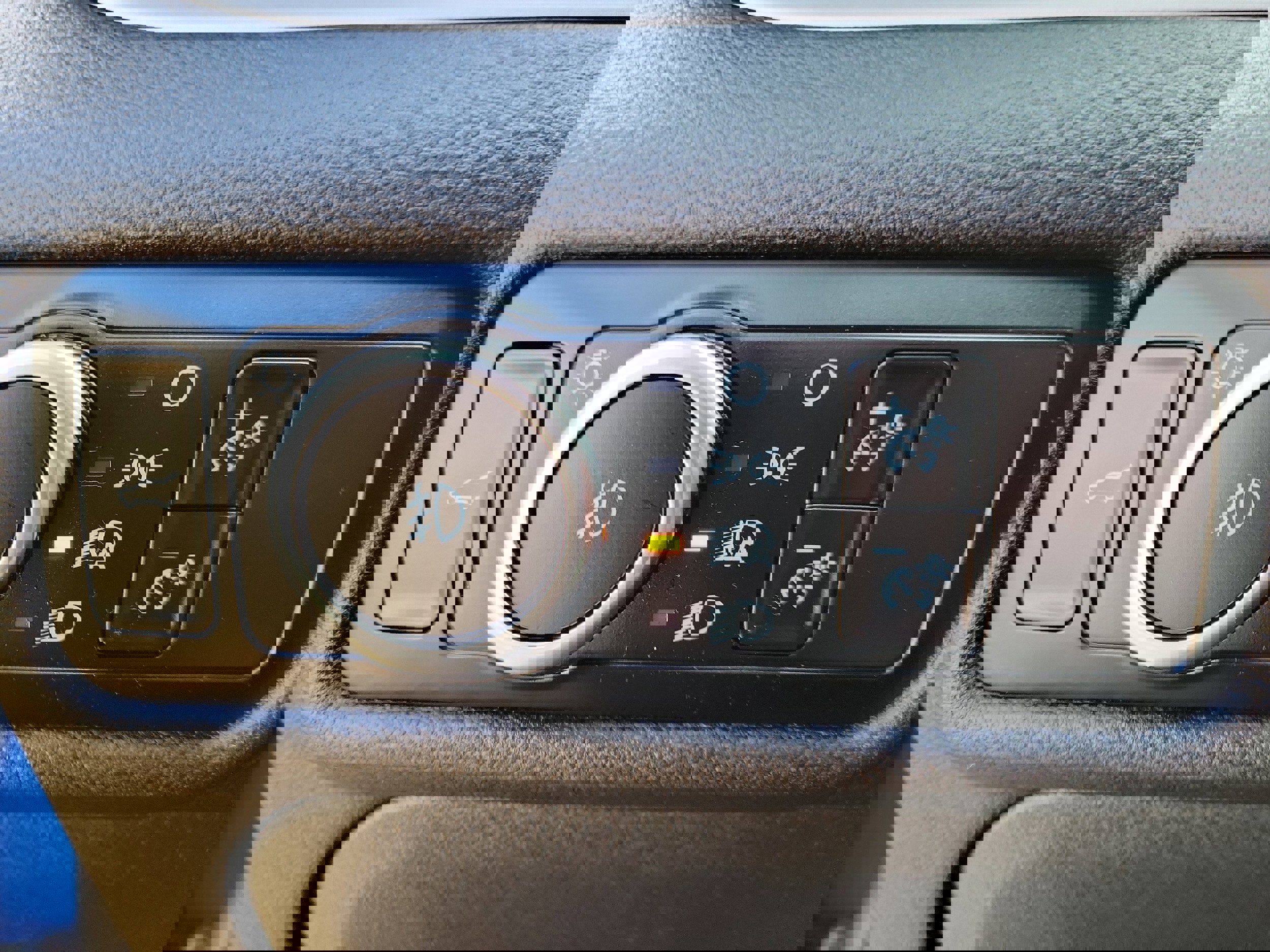 Used 2023 Ford Explorer XLT w/ Equipment Group 202A image 22