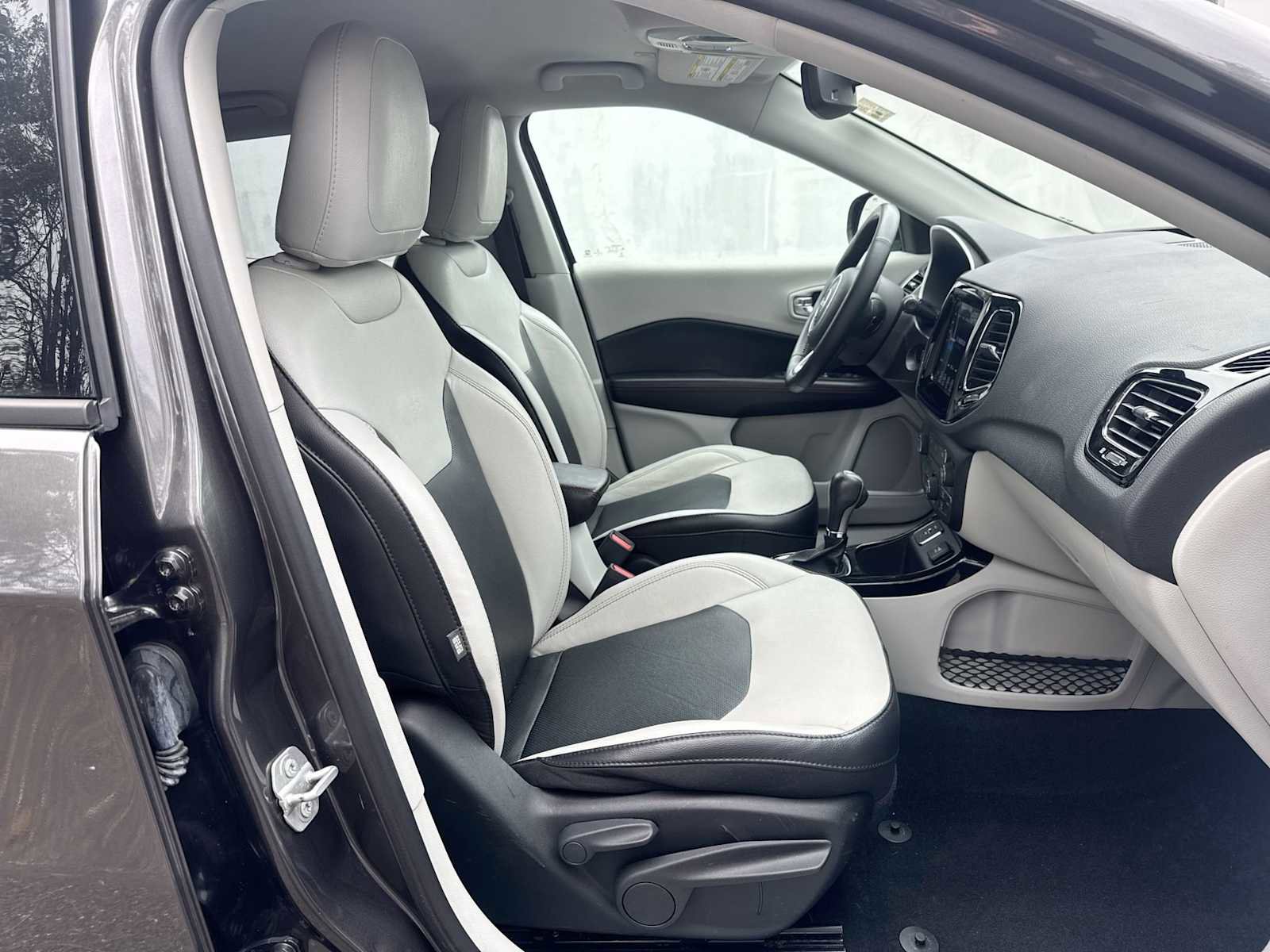 Used 2019 Jeep Compass Limited image 15