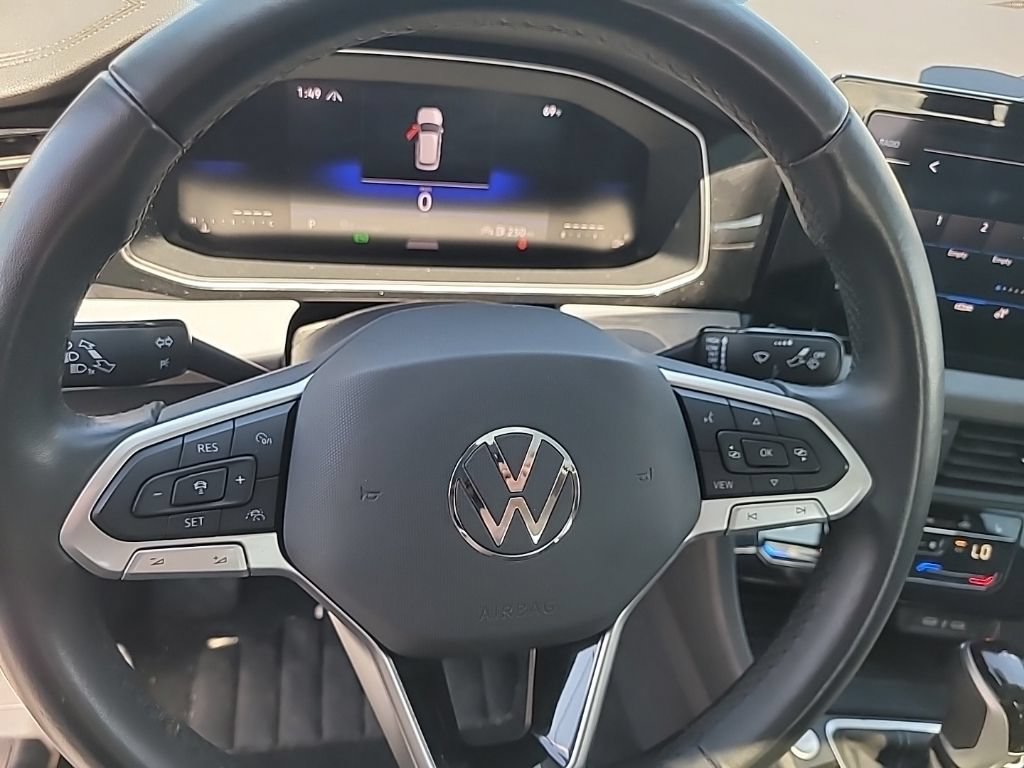 Used 2025 Volkswagen Jetta SE FWD image 8