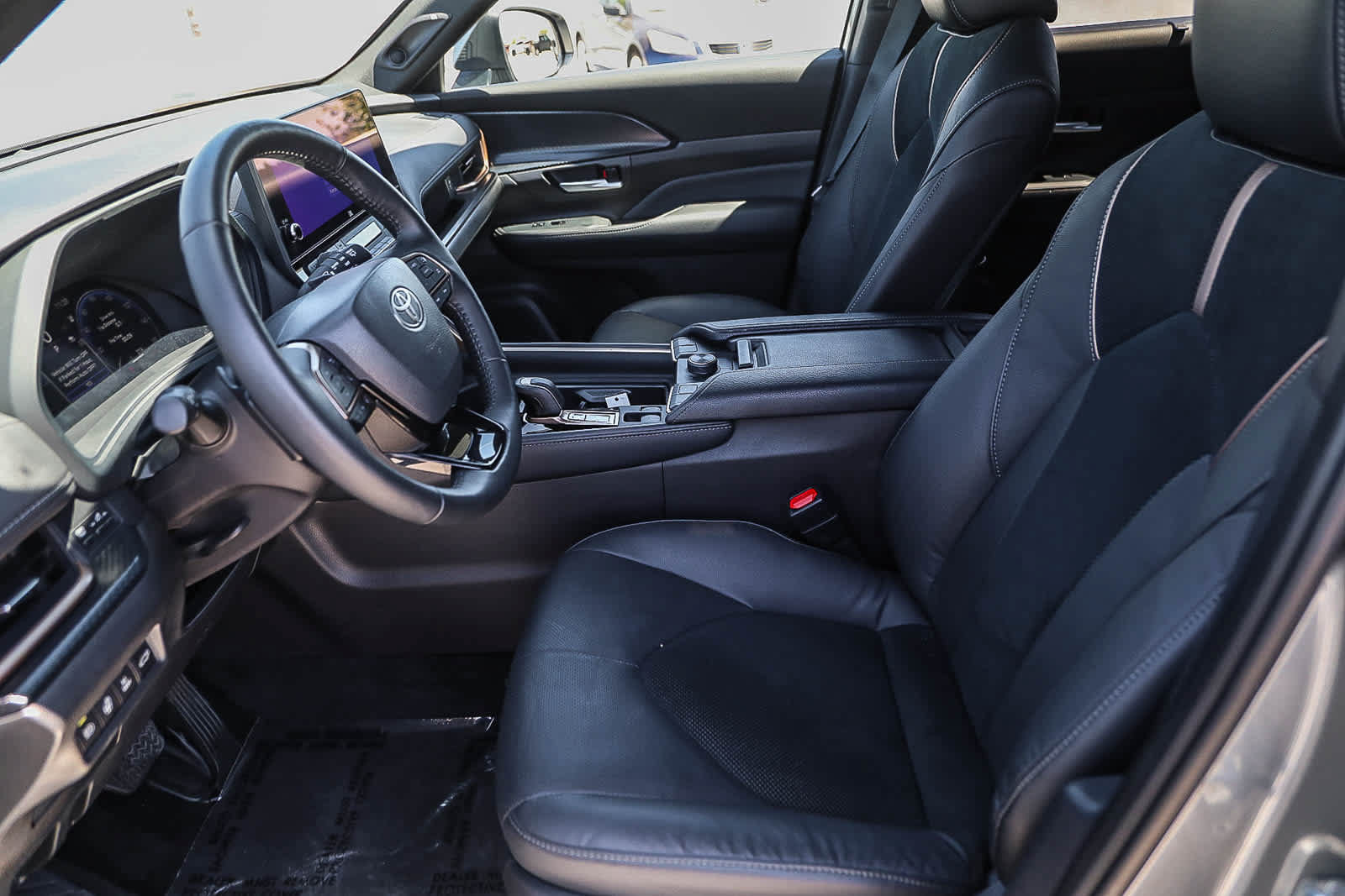 Certified 2025 Toyota Grand Highlander AWD Hybrid image 18