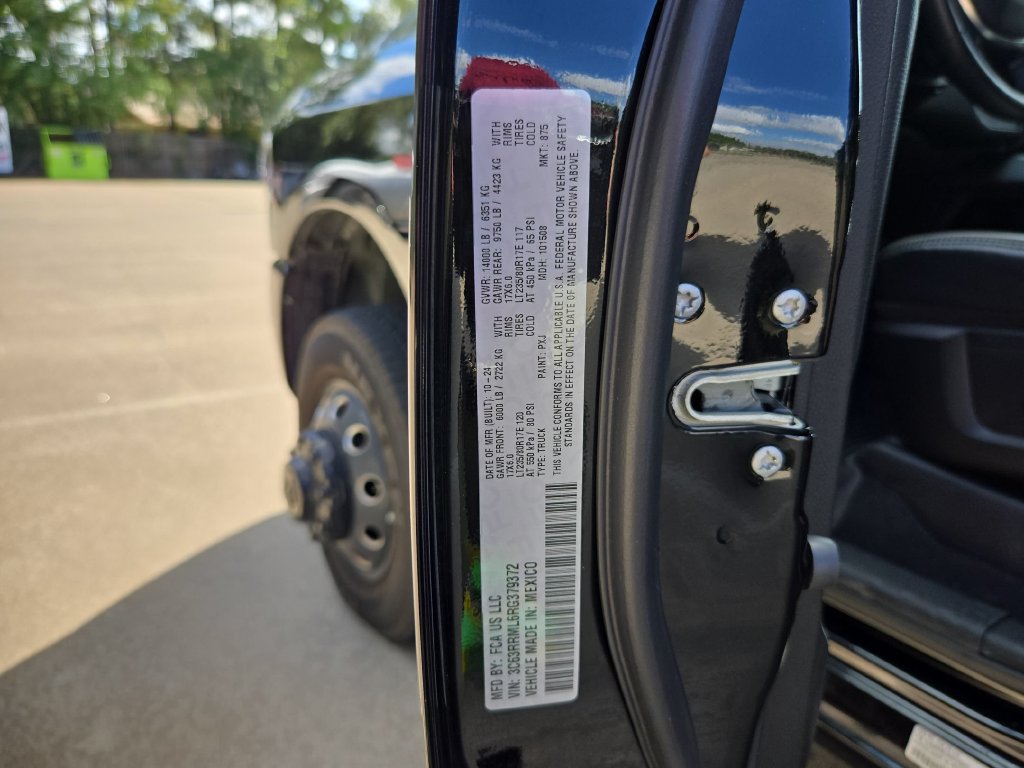 Used 2024 RAM 3500 Laramie w/ Night Edition AWD/4WD image 32