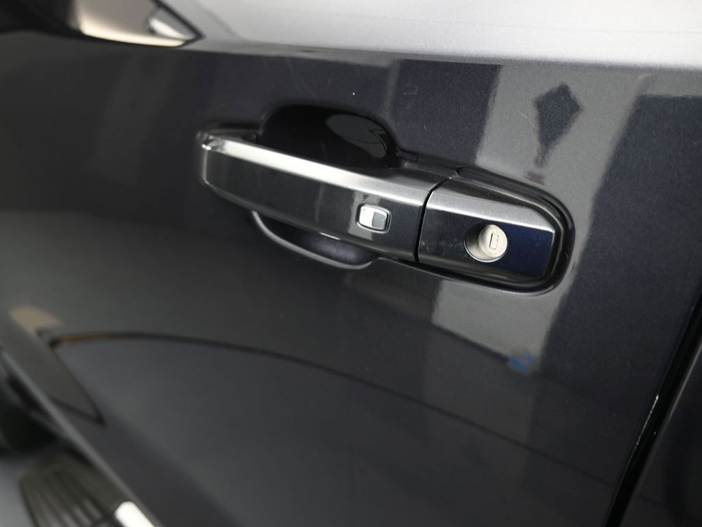 Used 2023 Chevrolet Silverado 1500 LT image 30