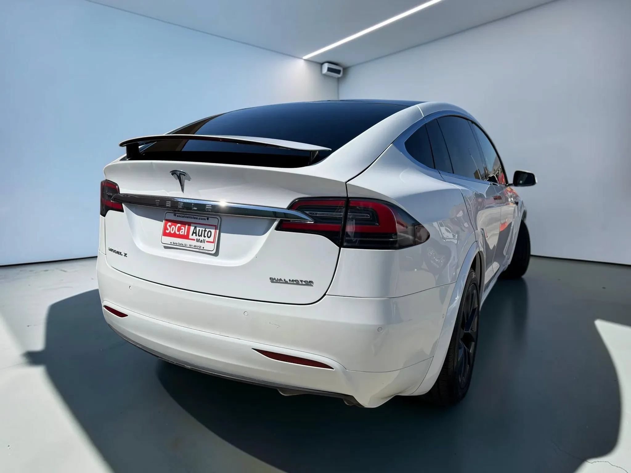 Used 2017 Tesla Model X 75D AWD/4WD image 3