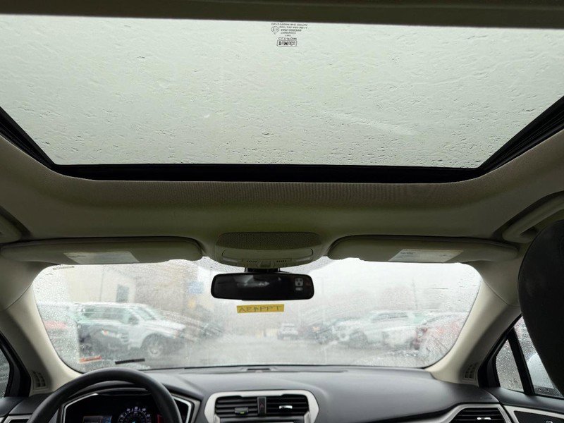 Used 2020 Ford Fusion SE image 9