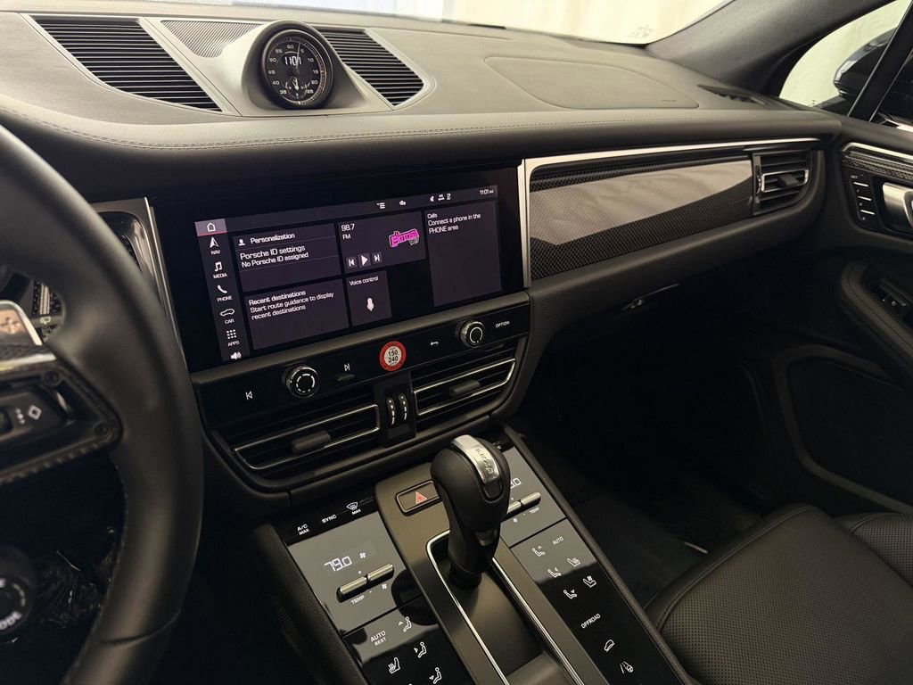 Certified 2022 Porsche Macan GTS image 18