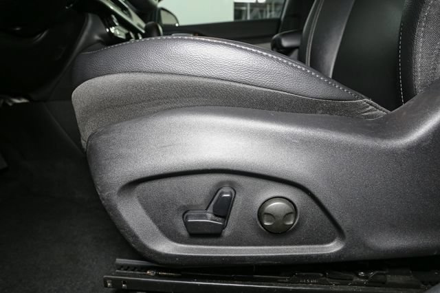 Used 2026 Jeep Compass Limited AWD/4WD image 37