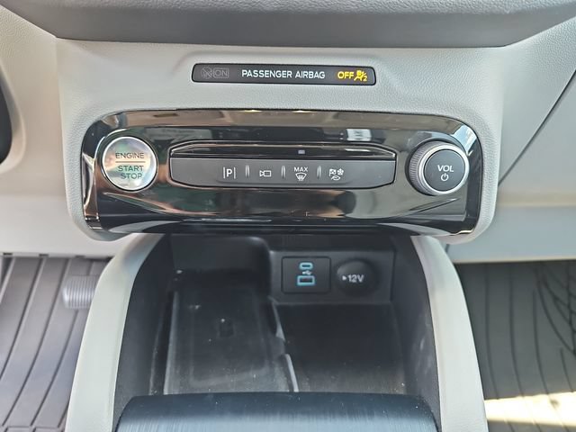 Used 2023 Ford Escape Platinum w/ Premium Technology Package AWD/4WD image 27