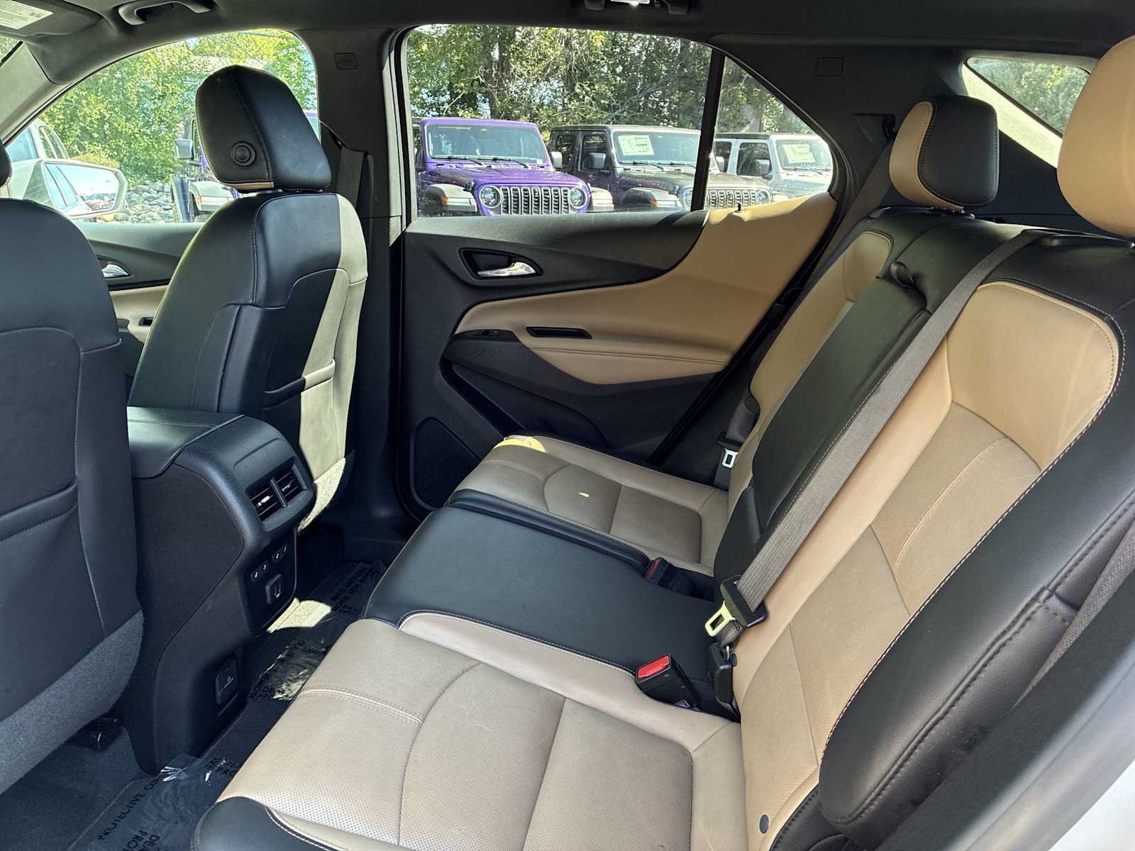 Used 2022 Chevrolet Equinox Premier AWD/4WD image 24
