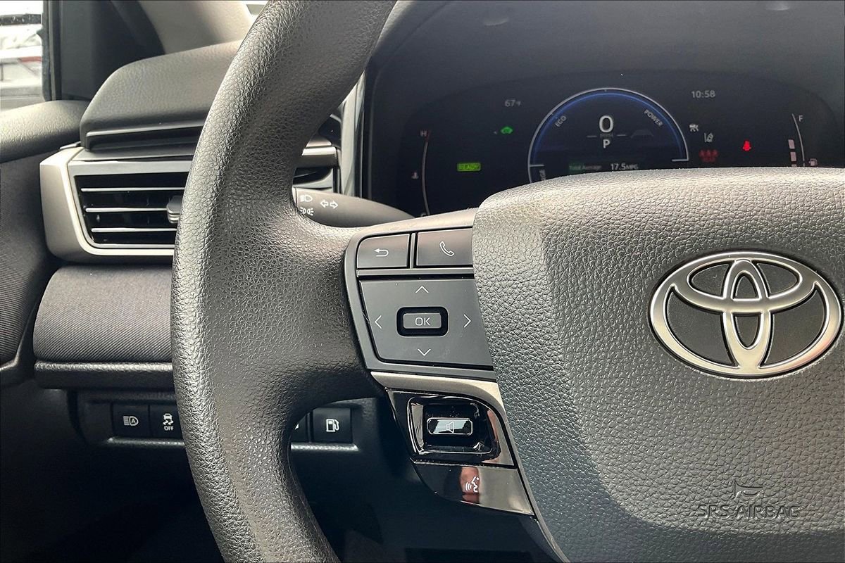 Used 2025 Toyota Camry LE FWD image 16