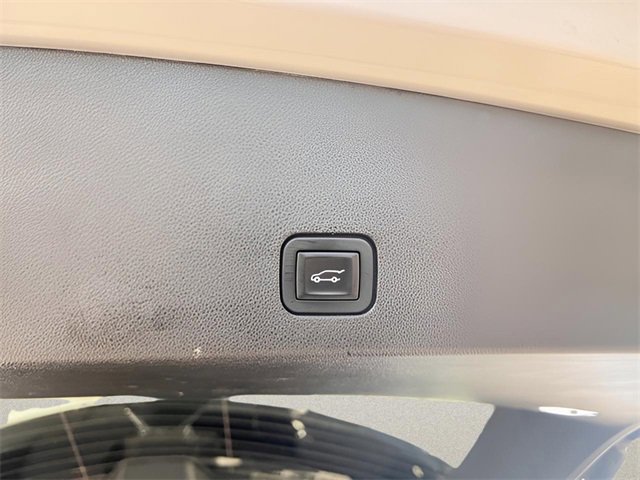 Used 2020 Cadillac XT6 Premium Luxury image 12