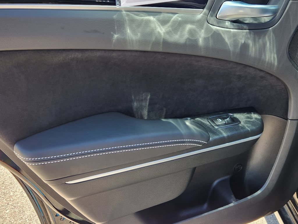 Used 2023 Chrysler 300 C RWD image 12