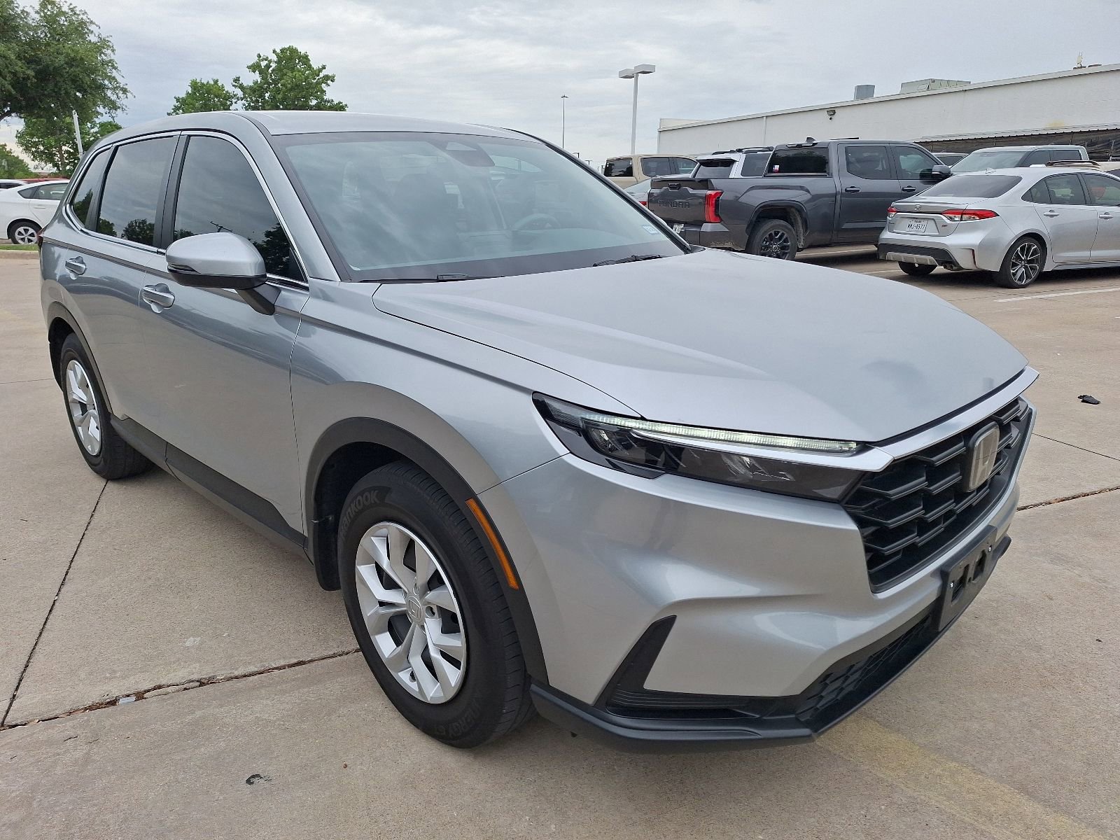 Used 2025 Honda CR-V LX image 8