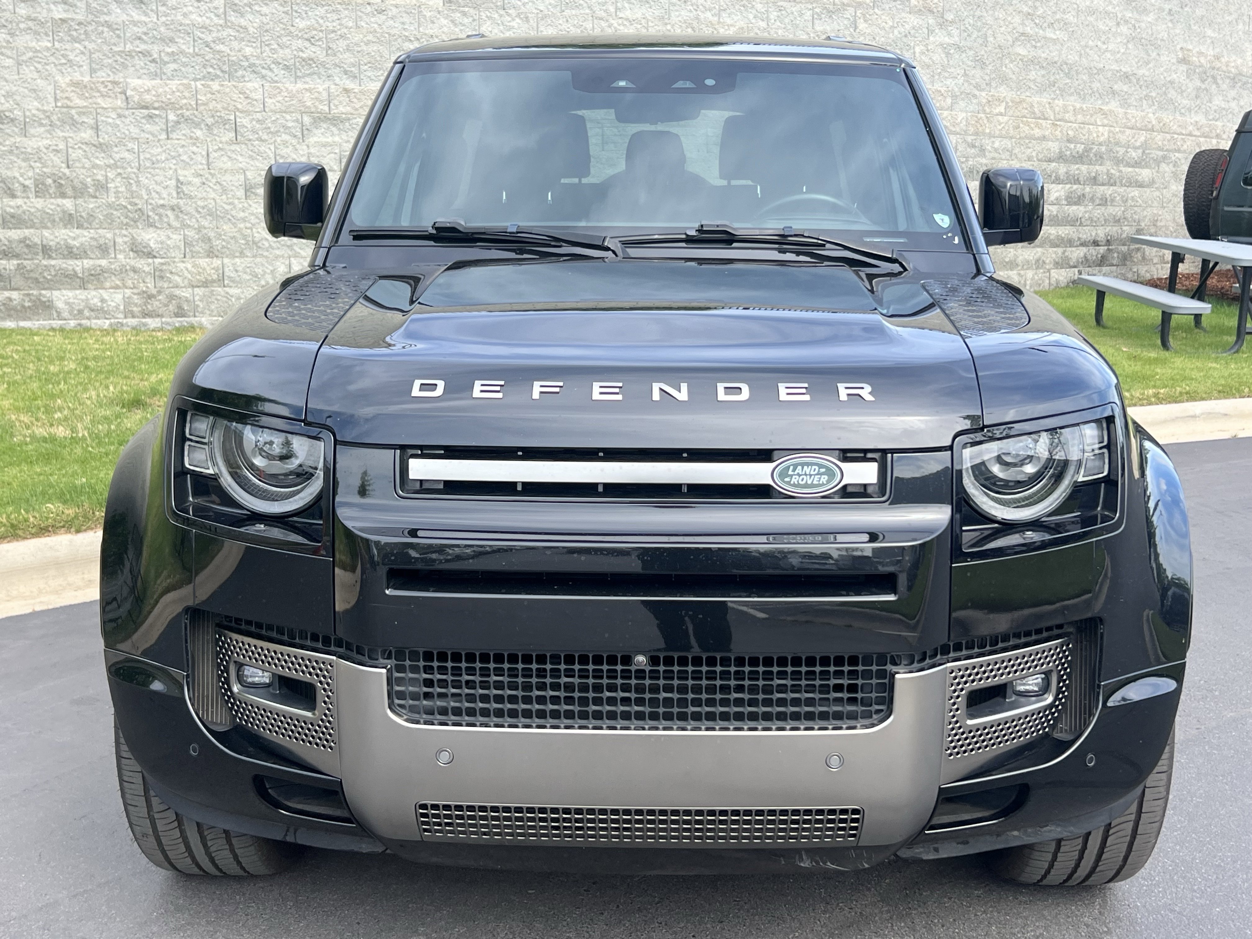 Certified 2023 Land Rover Defender 90 X image 12