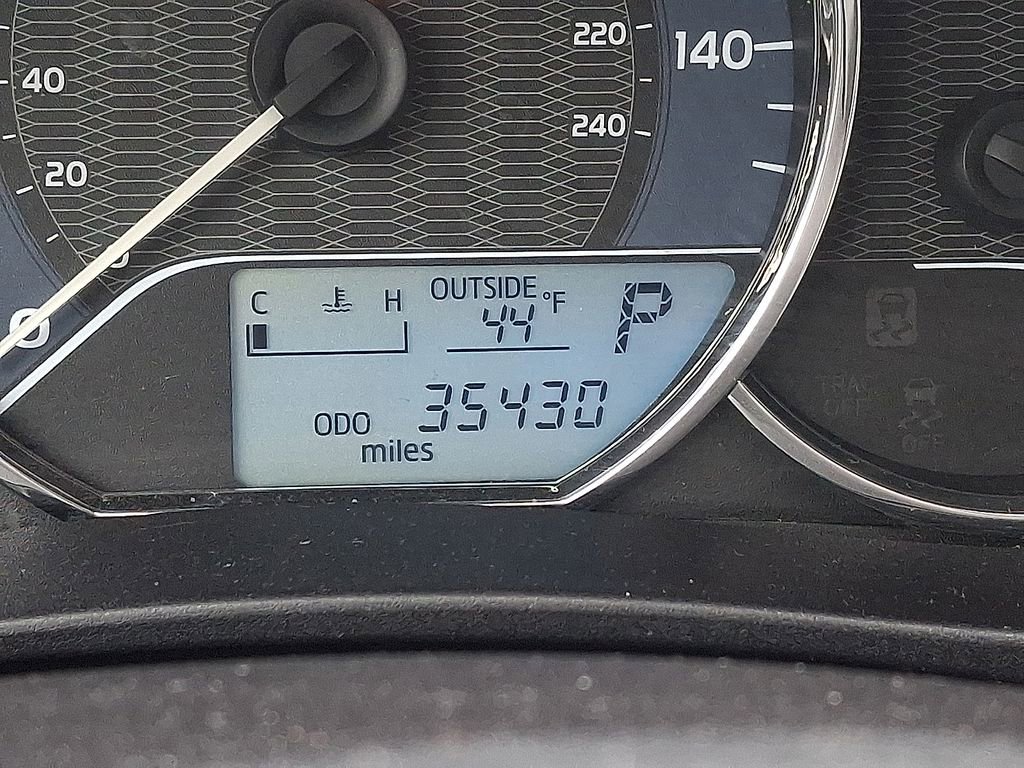 Used 2016 Toyota Corolla LE image 21