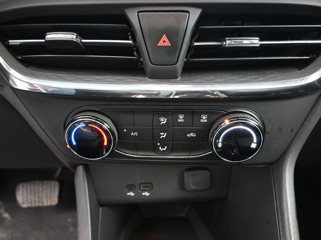 Used 2025 Buick Encore GX Preferred image 16