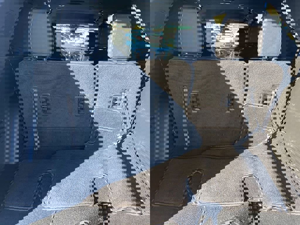 Used 2023 Chevrolet Traverse LT image 53