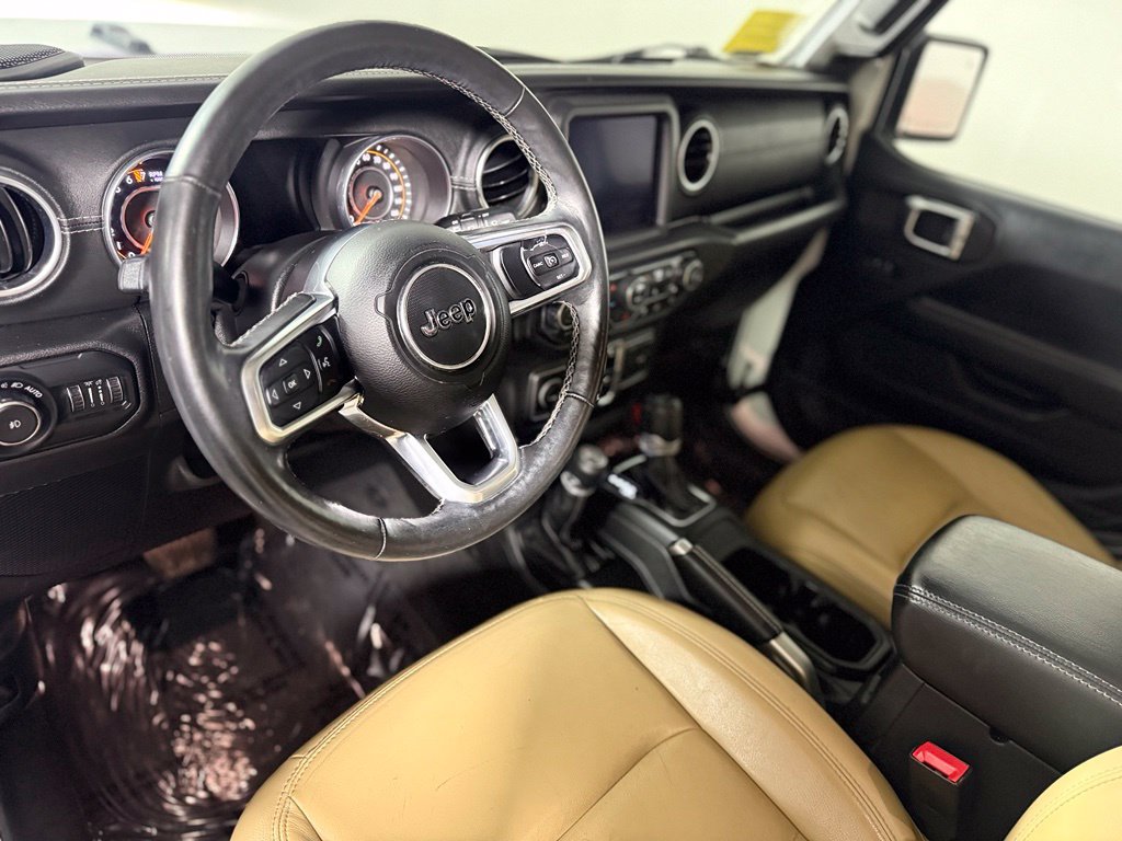Used 2018 Jeep Wrangler Unlimited Sahara w/ Uconnect 4C Nav & Sound Group AWD/4WD image 19
