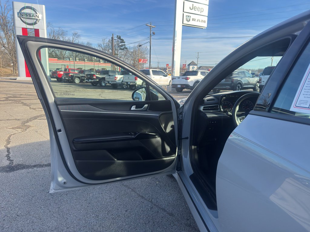 Used 2023 Kia K5 GT-Line image 18