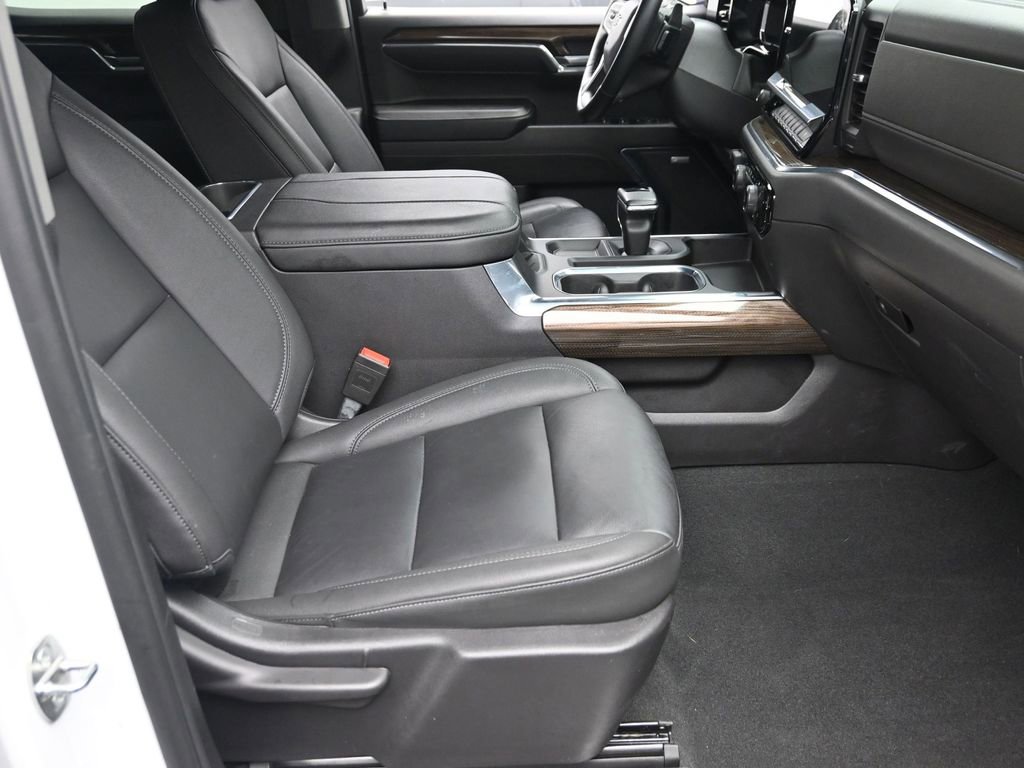 Used 2024 Chevrolet Silverado 1500 LT Trail Boss w/ LT Trail Boss Premium Package AWD/4WD image 7