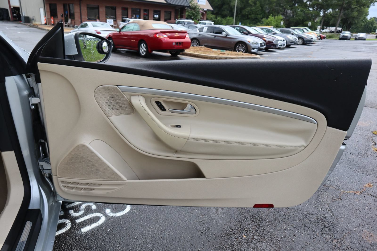 Used 2012 Volkswagen Eos Komfort FWD image 11