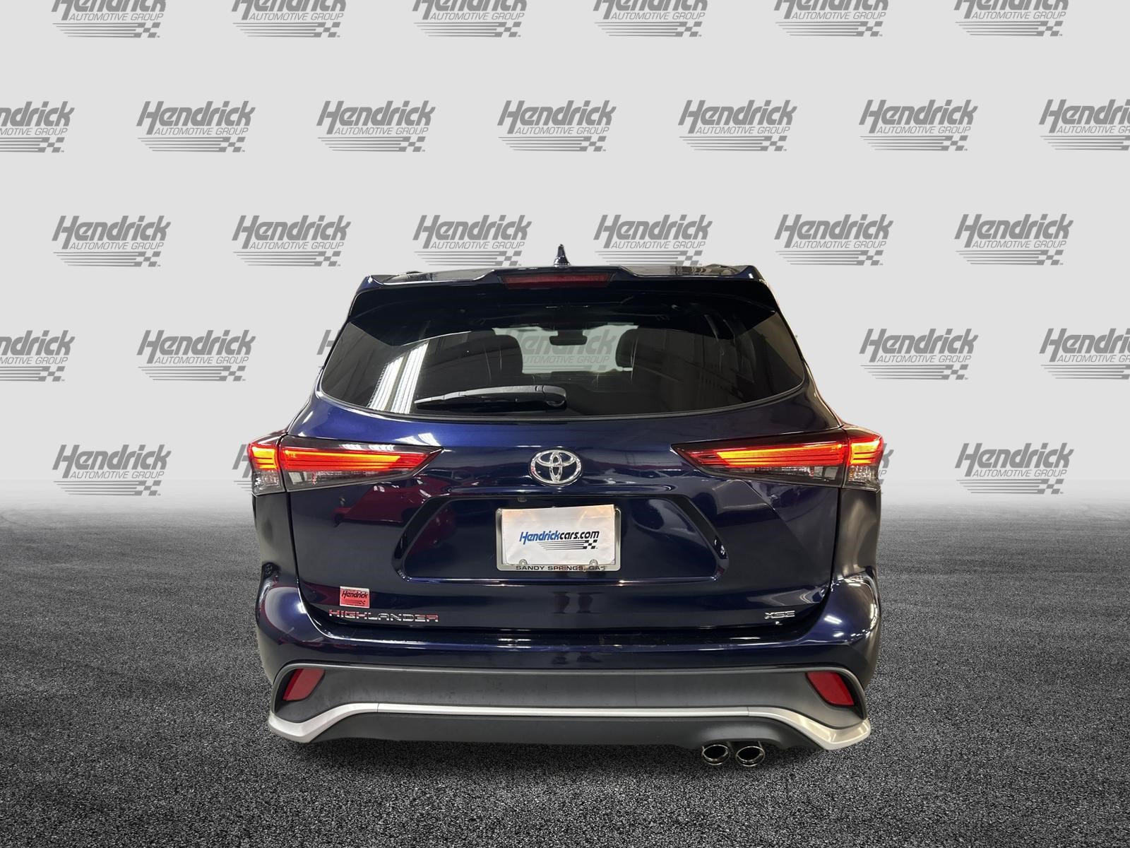 Used 2021 Toyota Highlander XSE FWD image 10