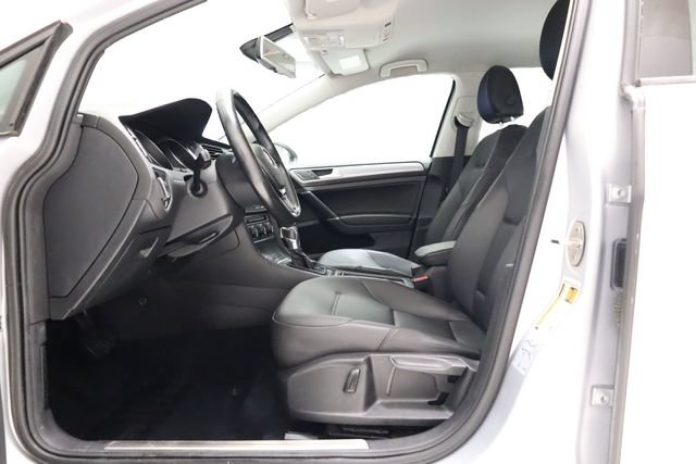 Used 2016 Volkswagen e-Golf SEL Premium FWD image 13