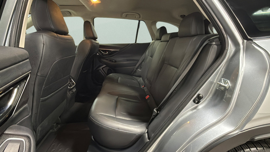 Used 2021 Subaru Outback Limited image 29