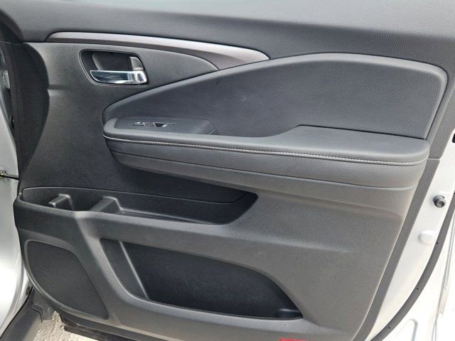 Used 2025 Honda Ridgeline RTL image 33