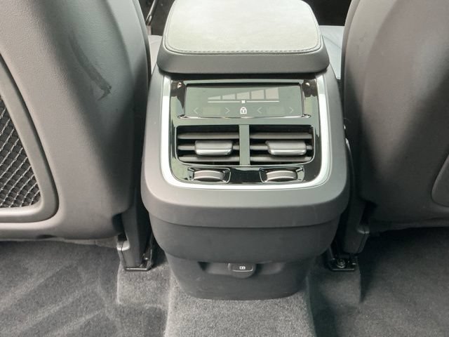 Certified 2025 Volvo XC90 B5 Core AWD/4WD image 32
