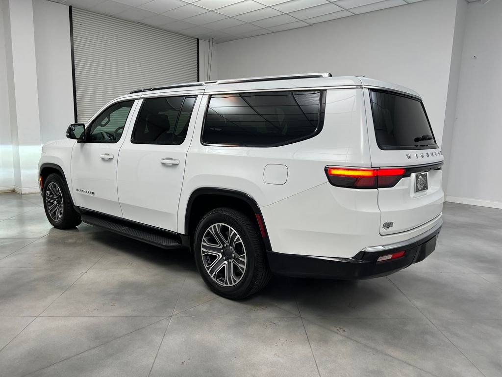 Used 2024 Jeep Wagoneer L Series II w/ Flexible Seating Group image 5