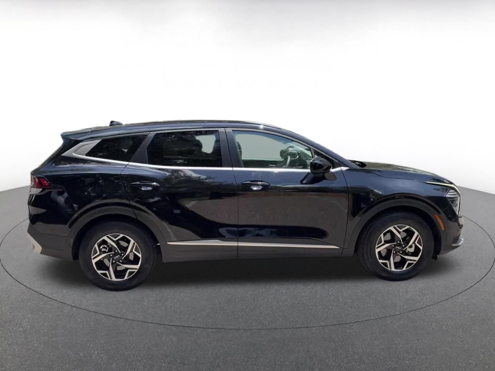 Used 2025 Kia Sportage LX FWD image 16