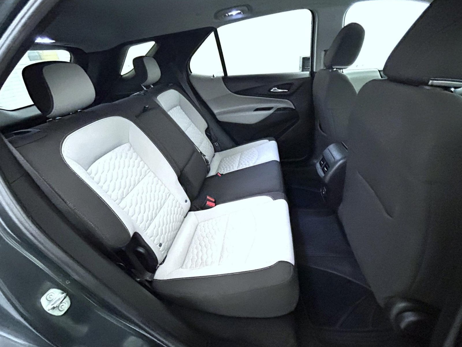 Used 2020 Chevrolet Equinox LT AWD/4WD image 18