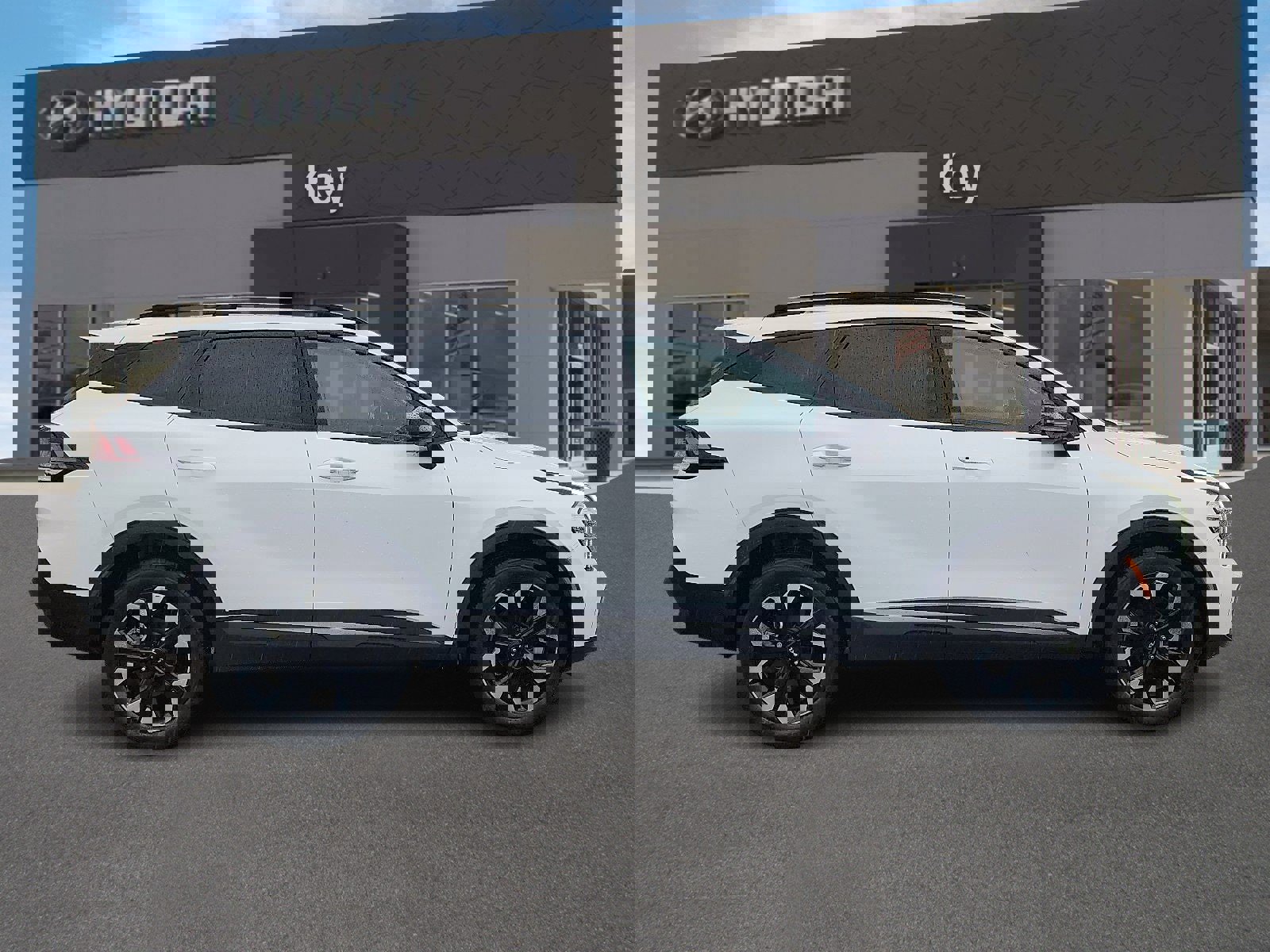 Used 2023 Kia Sportage X-Line w/ X-Line Premium Package image 3