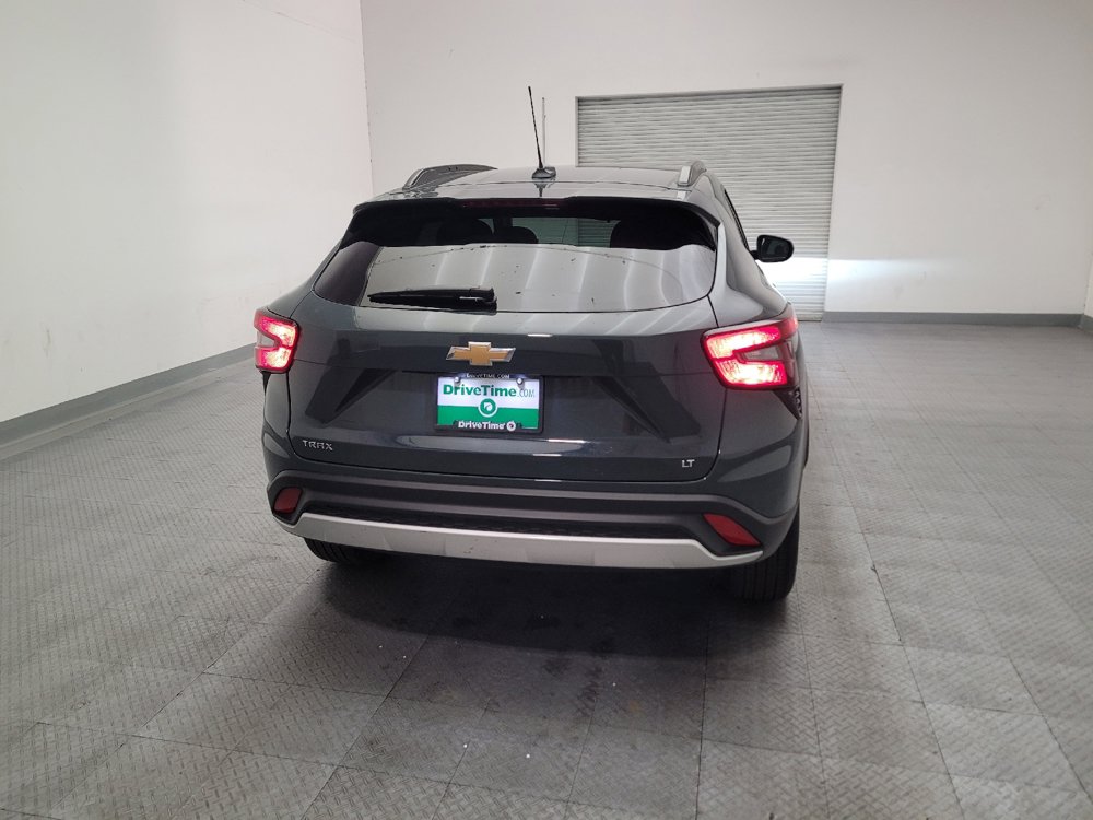 Used 2025 Chevrolet Trax LT w/ LT Convenience Package FWD image 7