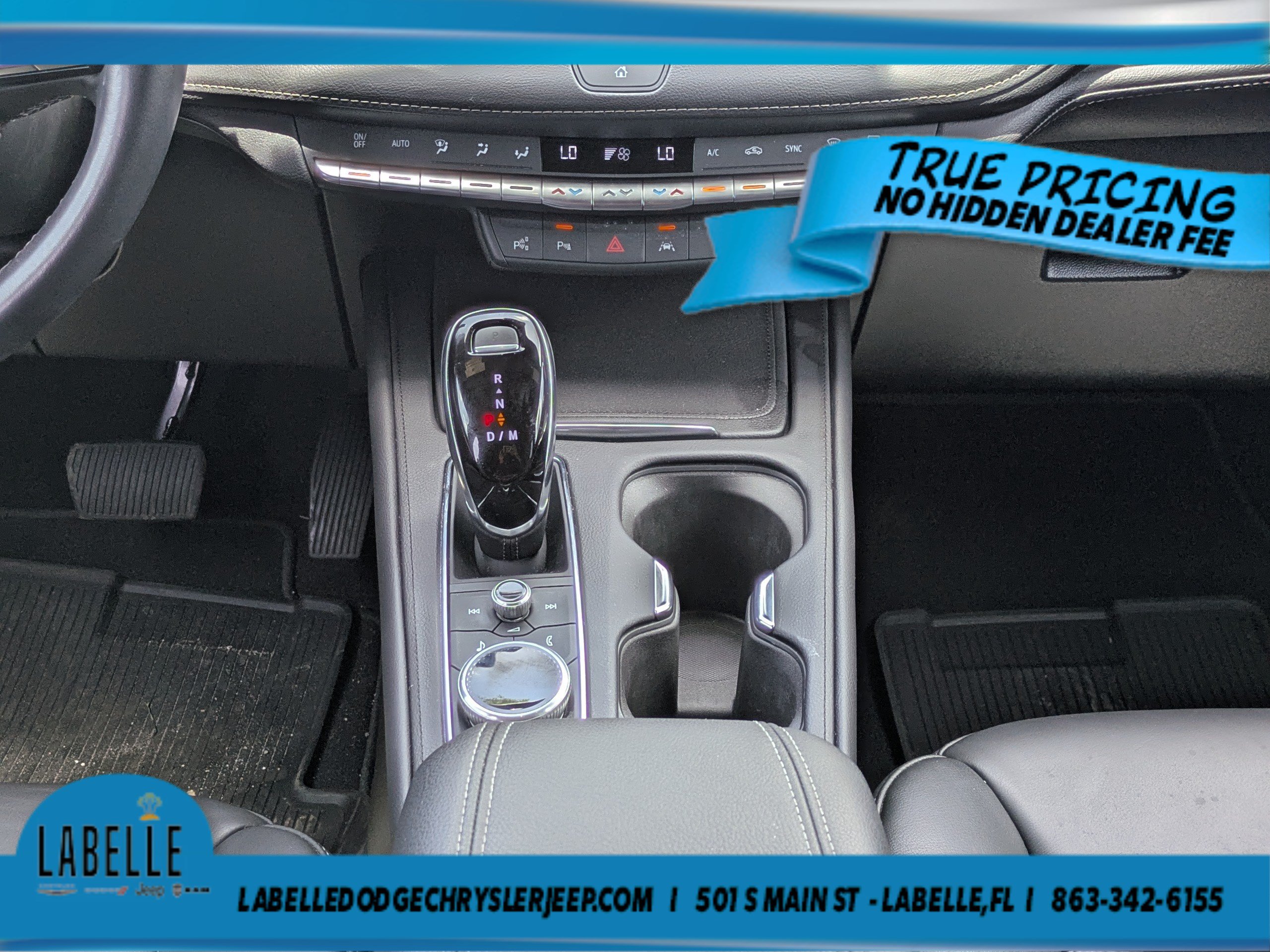 Used 2022 Cadillac XT4 Premium Luxury w/ Enhanced Visibility Package FWD image 18