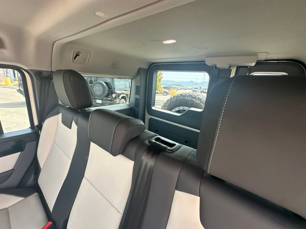 Used 2024 INEOS Grenadier Station Wagon AWD/4WD image 22