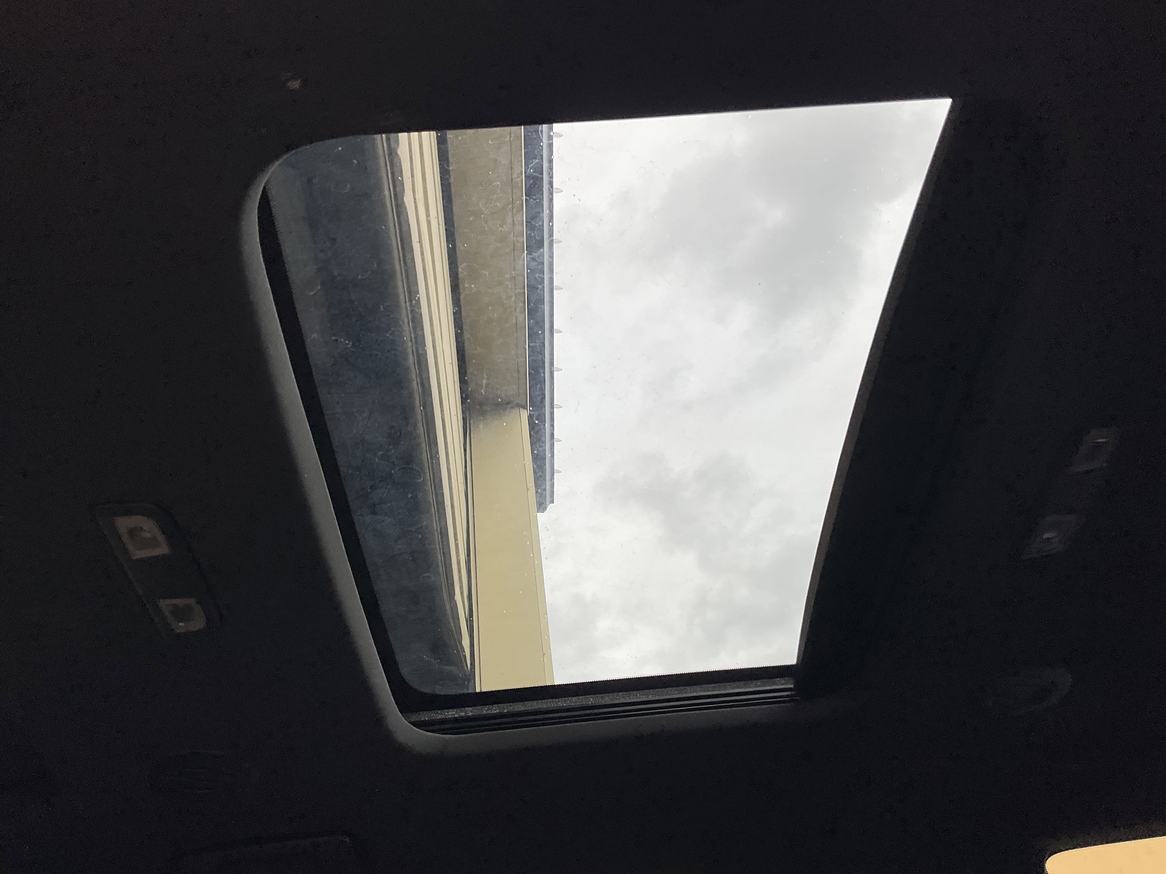 Used 2023 Chevrolet Traverse Premier image 39