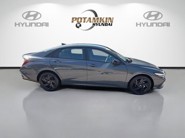 New 2026 Hyundai Elantra Sport FWD image 4