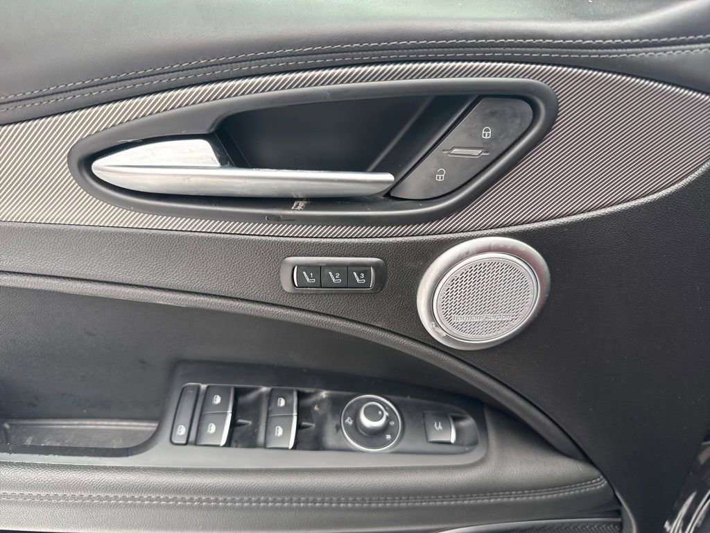 Used 2023 Alfa Romeo Stelvio Veloce image 22