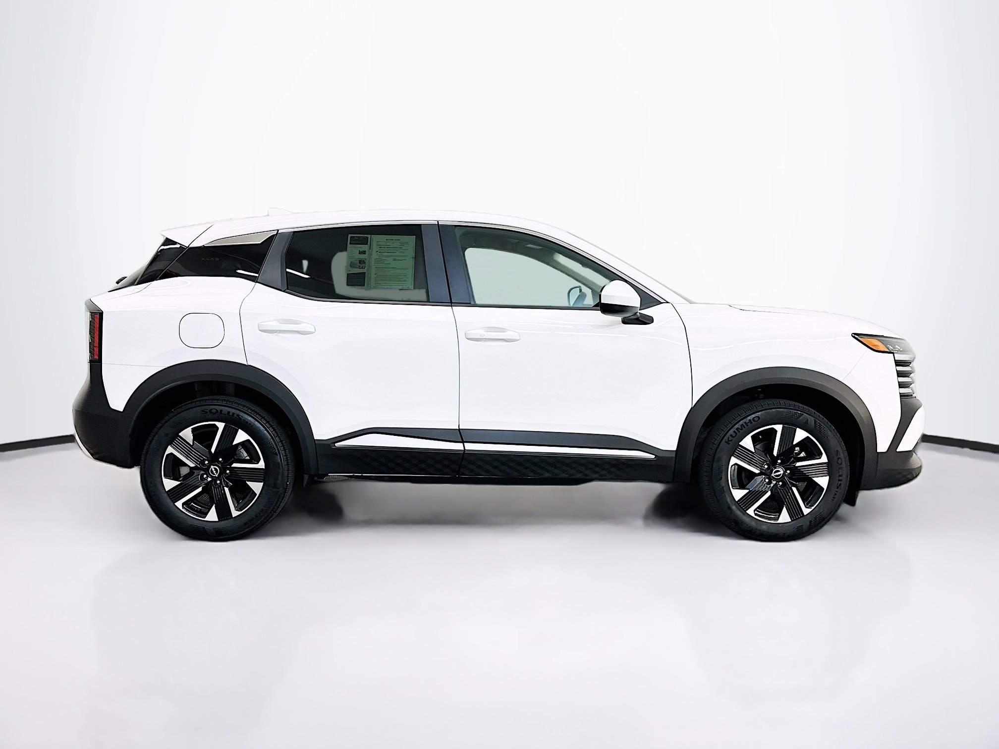 Used 2025 Nissan Kicks SV image 10