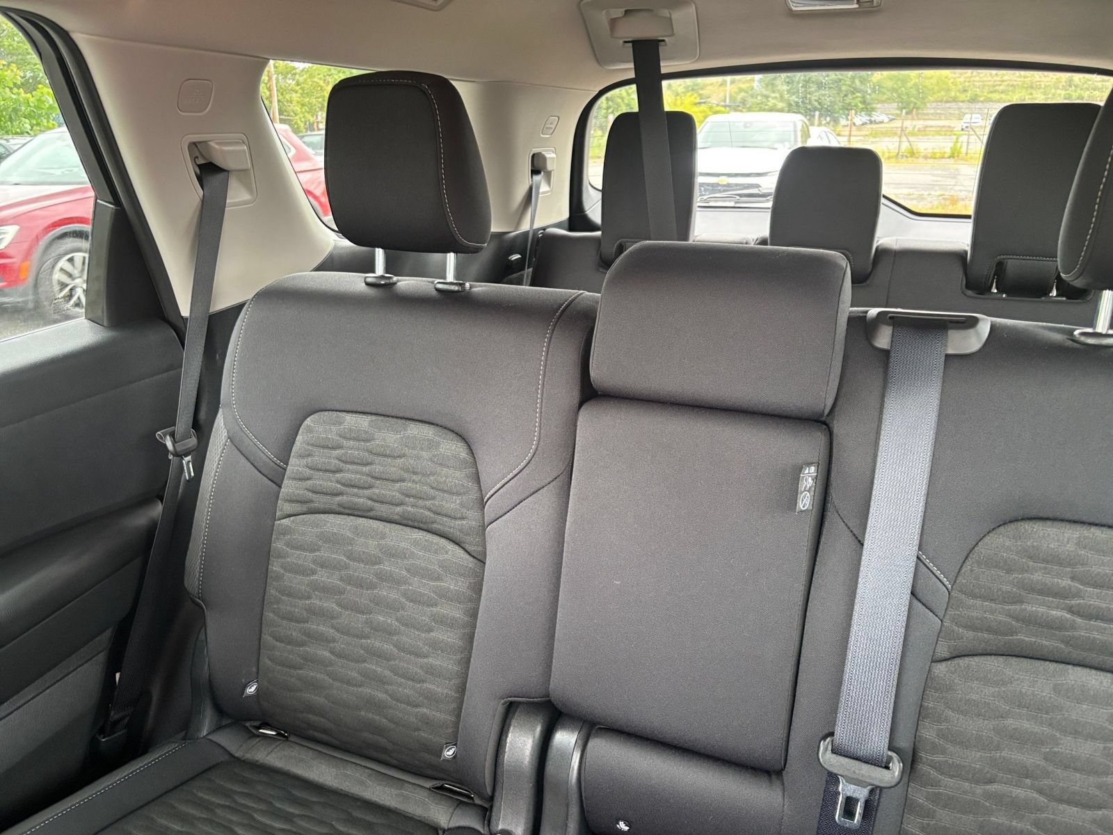 Used 2025 Nissan Pathfinder SV FWD image 35