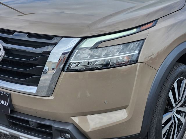 Used 2023 Nissan Pathfinder Platinum w/ Cargo Package image 7