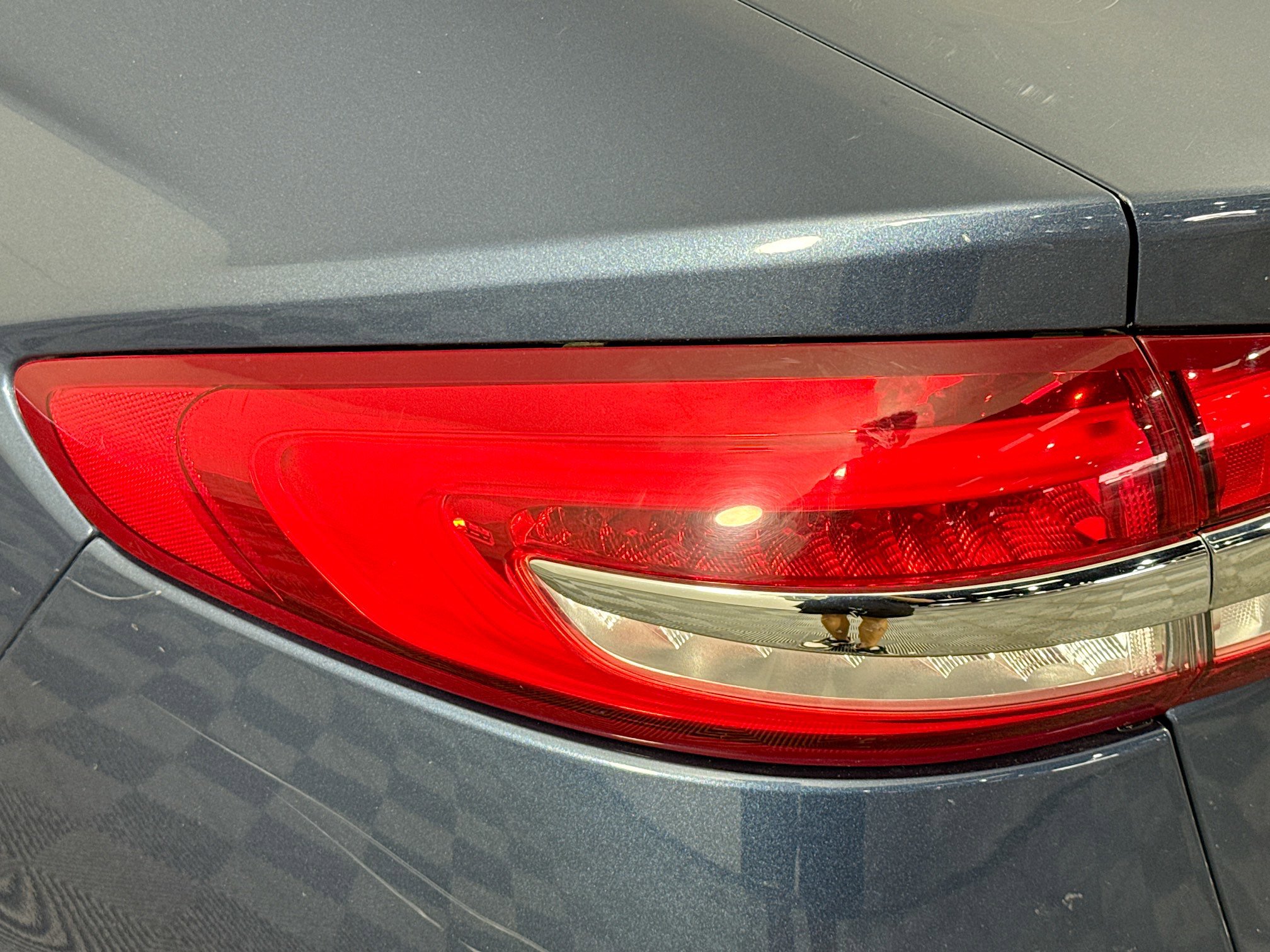 Used 2019 Ford Fusion SE FWD image 35